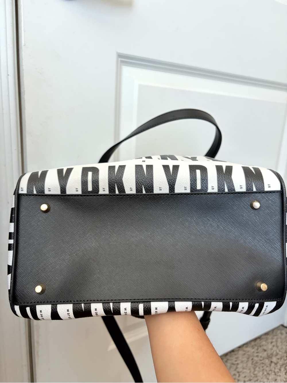 DKNY Black & White Logo Crossbody Shoulder Bag - Picture 6 of 6